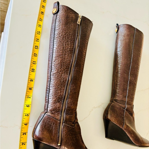Tory Burch Deep Mahogany brown wedge boots. Perfect for Fall🍁🍂 - Picture 2 of 8